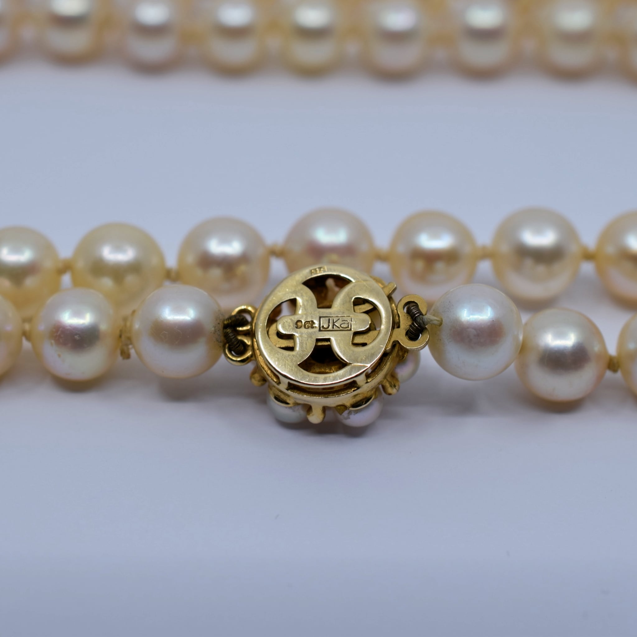 Real pearl necklace on sale with gold clasp