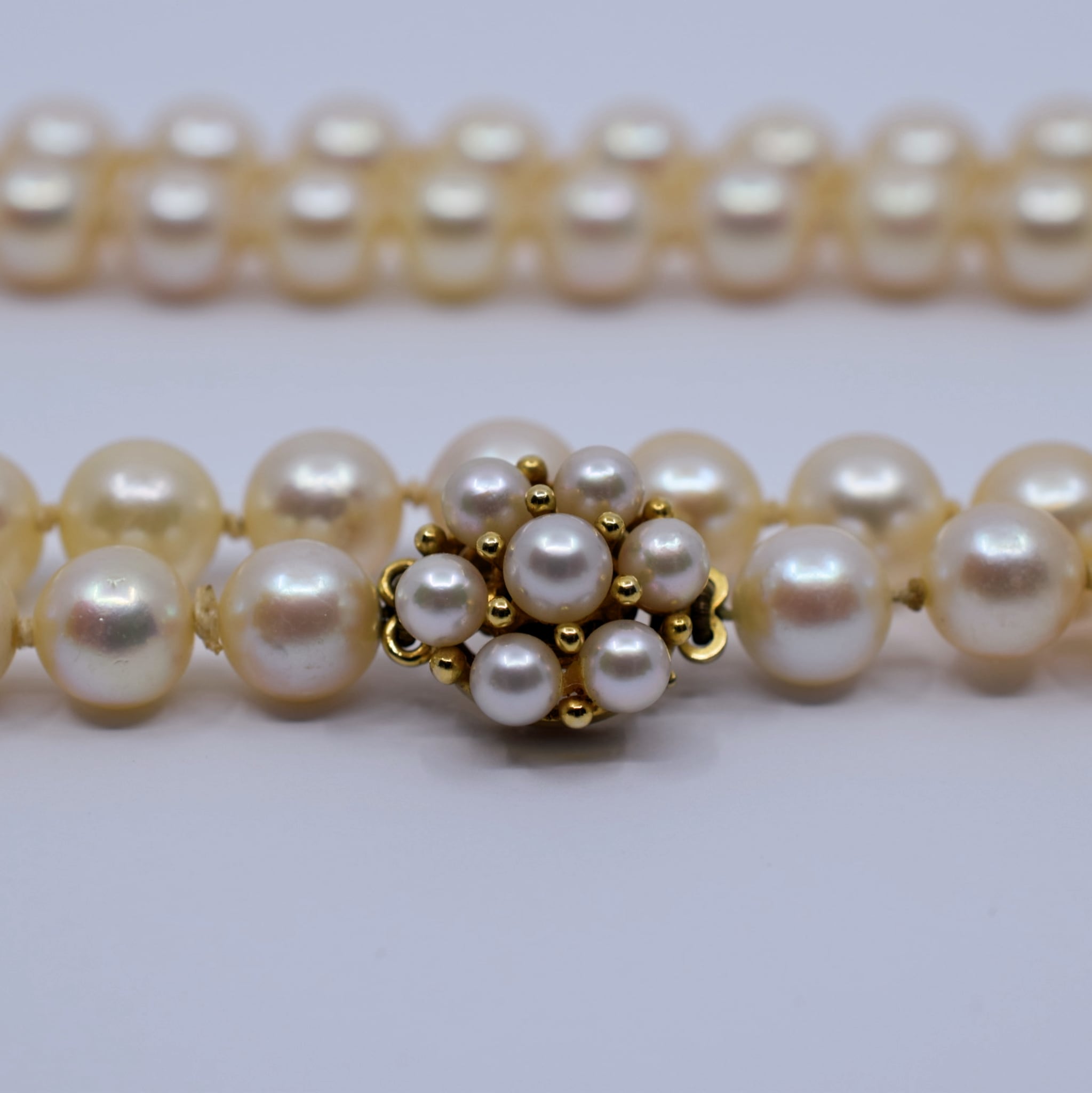 Vintage cultured 2025 pearl necklace